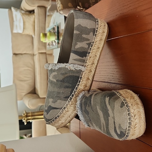 Splendid Women's Lily Slip on Espadrille Flats size 9 Green Camo - Picture 2 of 12
